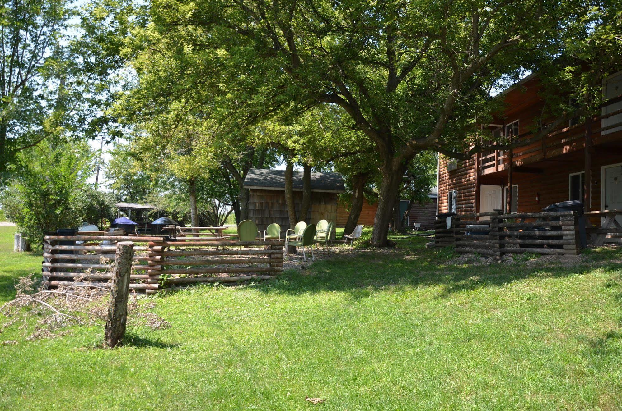Northland Motel 2*